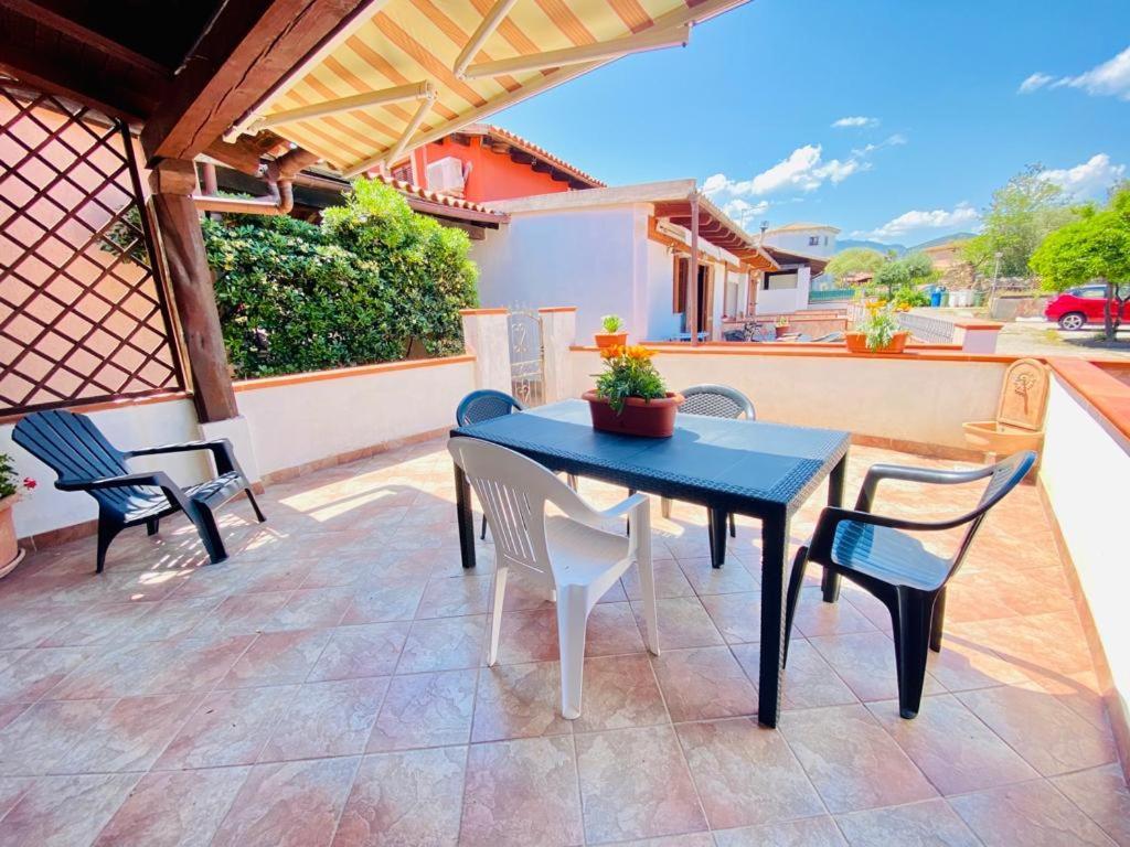 Appartamento I Geranei Centro San Teodoro  Esterno foto