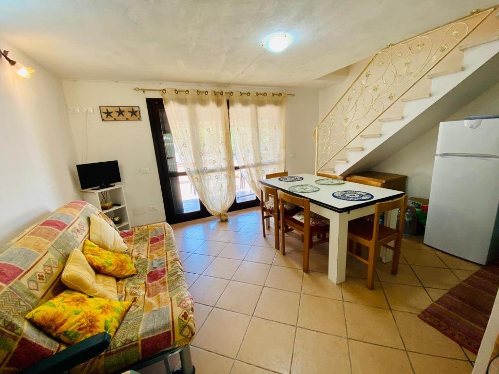 Appartamento I Geranei Centro San Teodoro  Esterno foto